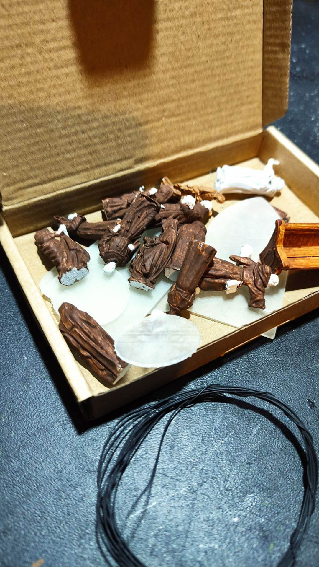 Figuras impresas en resina para diorama de la Abadía