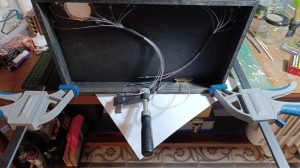 Uso de fibra óptica para simular puntos de luz y efectos ambientales en maquetas de autor