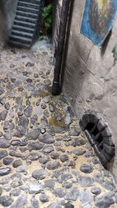 Diorama del hombre del saco, Diseñado artesanalmente usando madera, yeso, poliestireno, resina uv e iluminación led.