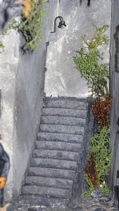 Diorama del hombre del saco, Diseñado artesanalmente usando madera, yeso, poliestireno, resina uv e iluminación led.