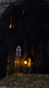 Diorama del hombre del saco, Diseñado artesanalmente usando madera, yeso, poliestireno, resina uv e iluminación led.