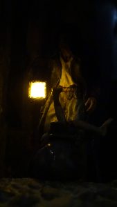 Diorama del hombre del saco, Diseñado artesanalmente usando madera, yeso, poliestireno, resina uv e iluminación led.