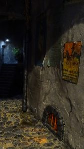 Diorama del hombre del saco, Diseñado artesanalmente usando madera, yeso, poliestireno, resina uv e iluminación led.