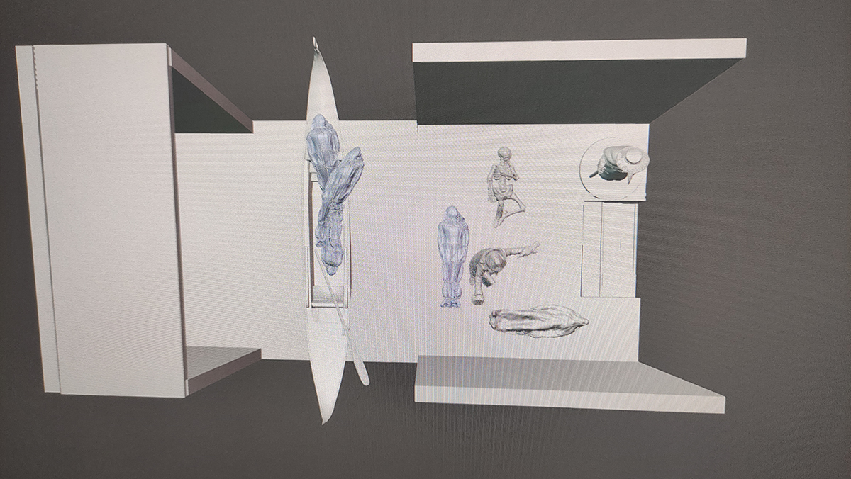 Diorama artesanal de Venecia durante la peste negra, mostrando a dos médicos de la peste con máscara frente a una góndola en un canal, con iluminación de farol.